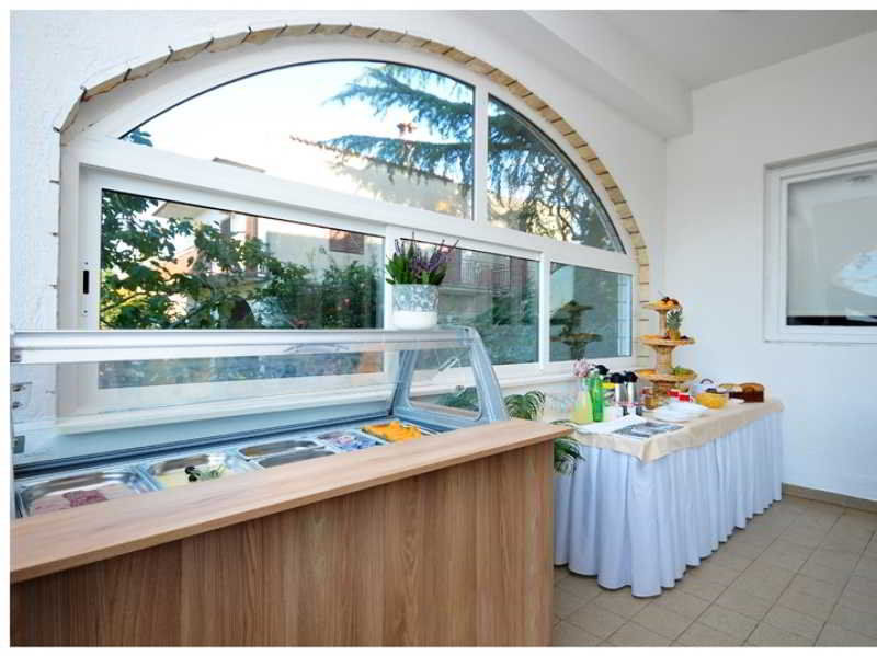 Rooms & Restaurant Matanovi Dvori Sukosan Bagian luar foto
