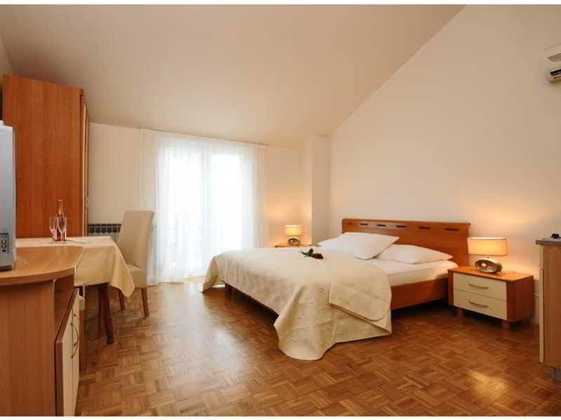 Rooms & Restaurant Matanovi Dvori Sukosan Bagian luar foto